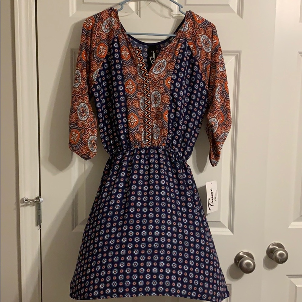 Trixxi Dress / NWT / Long Sleeves